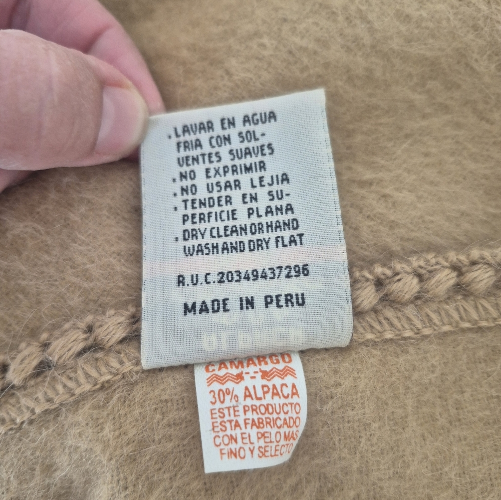 Alpaca Poncho - Picture 5 of 5